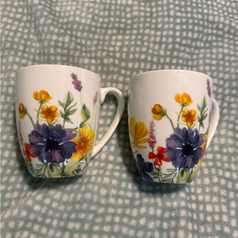 Mikasa Floral Gia Bone China Mugs set of 2